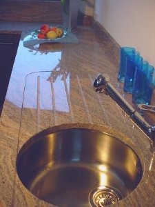 K�chenabdeckplatte aus Granit marmoriert mit Abtropfrillen und Unterbau-Waschbecken - K�chenarbeitsplatte K�chenplatte Steinplatte Granitplatte Granitarbeitsplatte K�chenabdeckplatte K�chenabdeckung Steinabedeckung