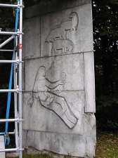 Restaurierung Marmor Granit Statue Skulptur Figur Gebäude Gesimse