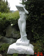 Skulptur aus wei�em frostbest�ndigem �sterreichischen Marmor in Eigenproduktion hergestellt vom Steinmetz Meister Massivstein.at in Lustenau Vorarlberg �sterreich 
