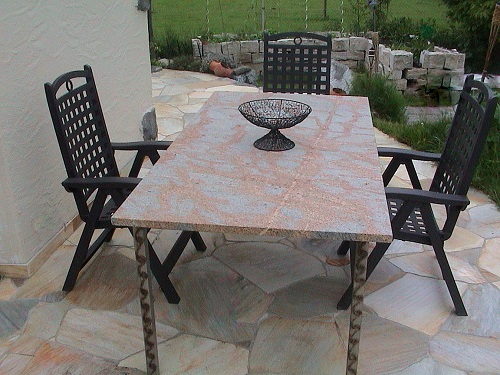 Steintisch Tisch aus Stein Granitplatte Gartentisch Garten Au�enbereich Granit